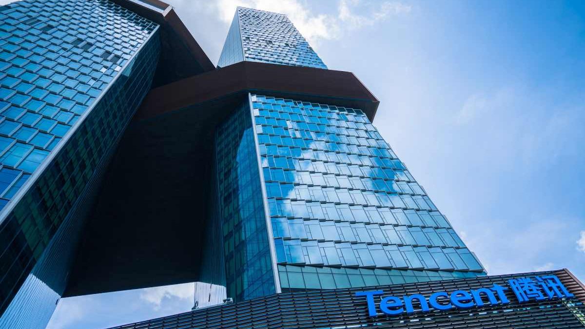 Tencent Achieves 900 Billion Dollar Market Cap with Wechat at 259 Billion