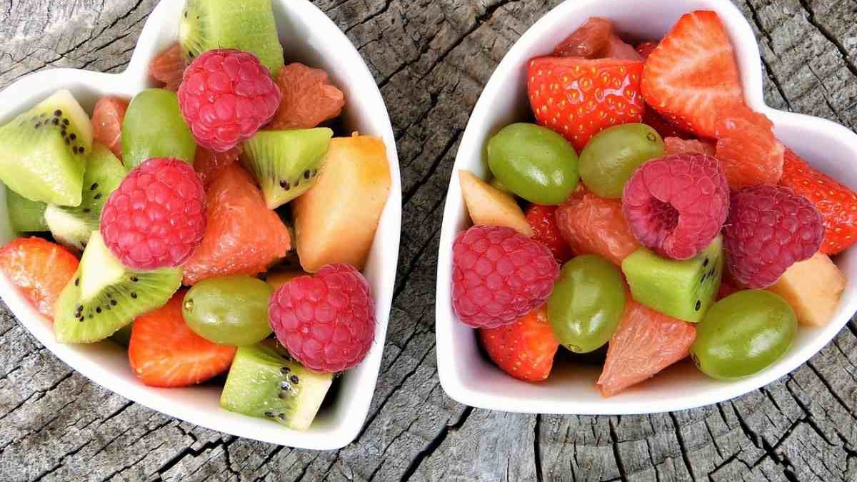 wellhealthorganic.com:weight-loss-in-monsoon-these-5-monsoon-fruits-can-help-you-lose-weight